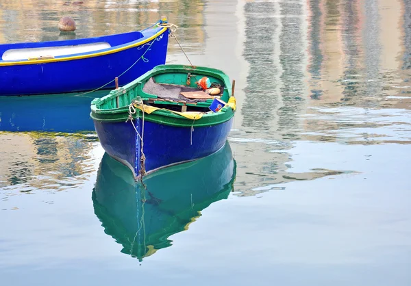 Malta renkli tekneler — Stok fotoğraf