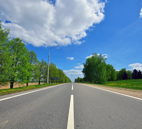 Väg- och sky — Stockfoto