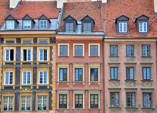 Homlokzatú házak Varsó — Stock Fotó