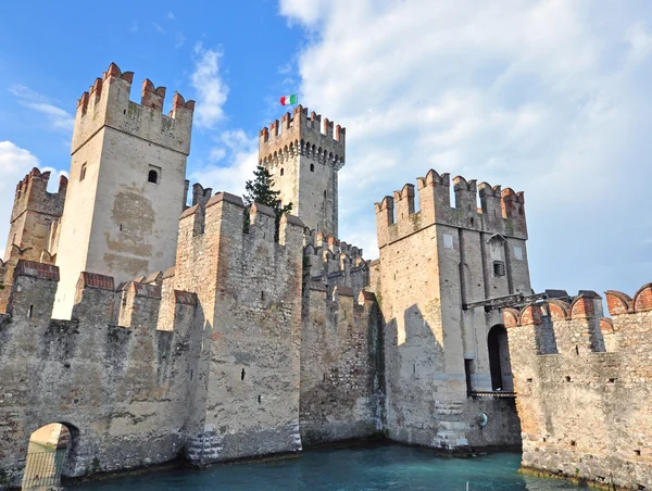 Sirmione castle — Stock Photo, Image