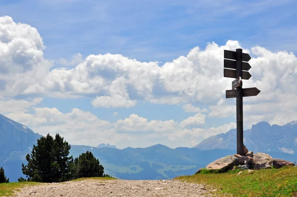 Turistická cesta v Dolomitech — Stock fotografie