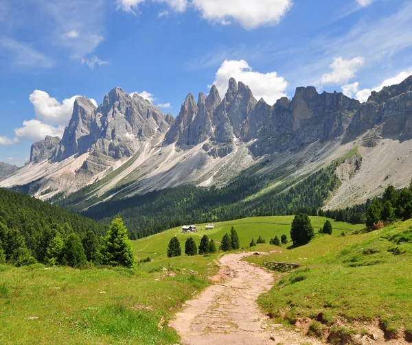 Carretera en Dolomites, Italia — Foto de Stock