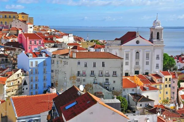 Día soleado en Alfama, Lisboa —  Fotos de Stock