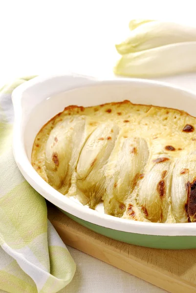 tamamen kızarmış hindiba