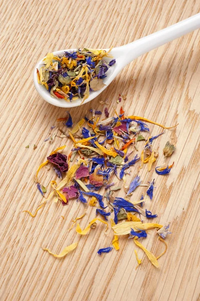 Edible dried flower petals — Stock Photo, Image