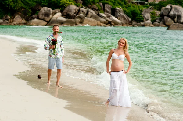 Amor na praia — Fotografia de Stock