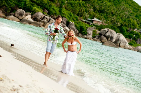 Love on the beach — Stock Photo, Image