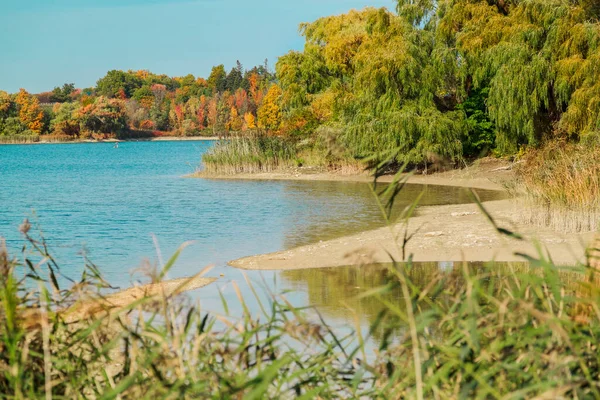 オンタリオ州ミルトン カナダ 湖の壮大な景色 晴れた秋の日 — ストック写真