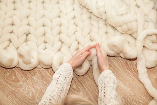Women Hands Knit Plaid Merino Wool Large Knitting Wooden Floor — Stock Photo, Image
