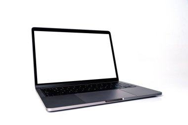 Boş ekran monitörlü gri dizüstü bilgisayar beyaz arkaplanda izole edildi