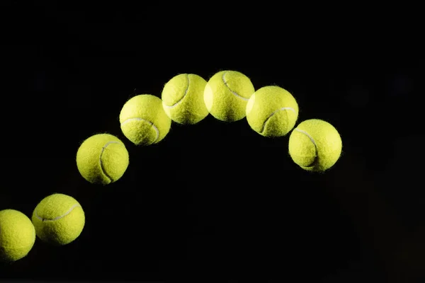 Движение Отскок Теннисного Мяча Черном Фоне — стоковое фото