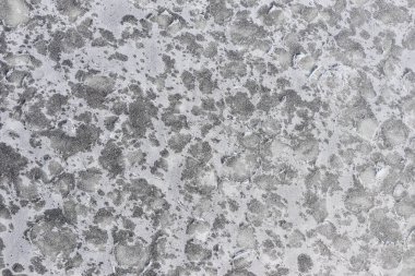 Buz tabakası. Nehir manzaralı..