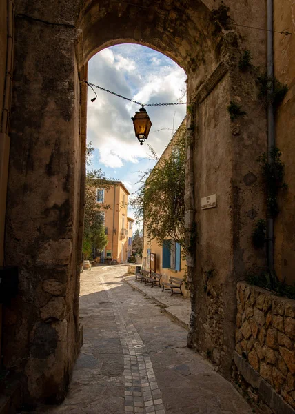 Old Street Village Gruissan Southern France Door Opening Cobblestone Street — Fotografia de Stock