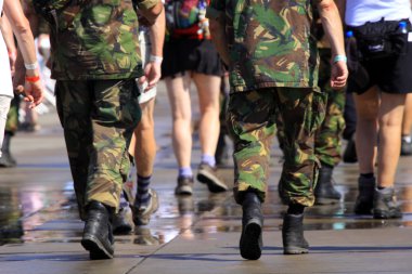 Her yıl yinelenen bir büyük yürüyen olay