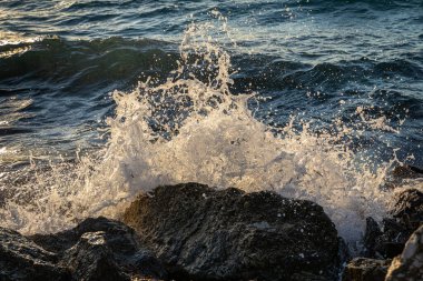 Antinioti yakınlarındaki Batı Sahili, Korfu Adası, Yunanistan