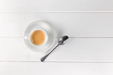 Beyaz masa kahve Kupası