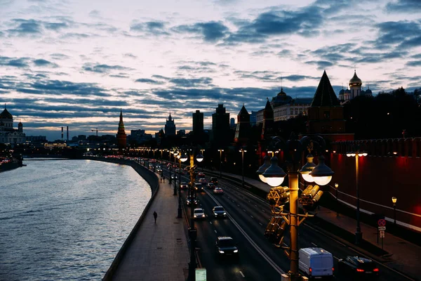 Moskwa Października 2021 Zachód Słońca Widok Rzekę Moskwę Pobliżu Muru — Zdjęcie stockowe