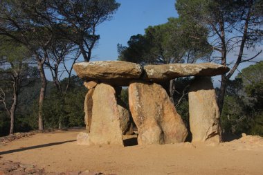 Dolmen.