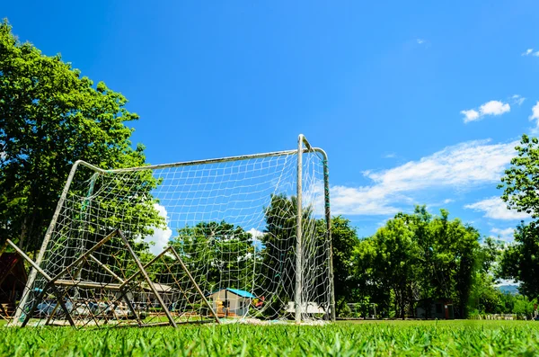 Bakom det mini-fotboll målet i college — Stockfoto