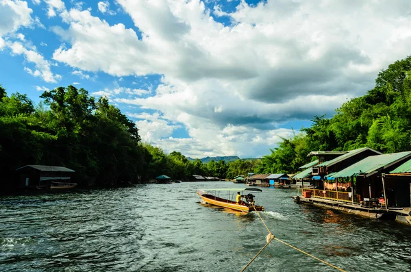 Wooden Raft house near forest in Thailannd — Stock Photo, Image