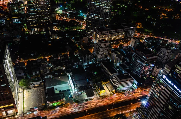 Bangkok en traffic's nachts — Stockfoto