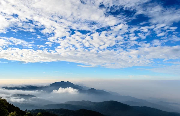 Montaña escénica en Tailandia Imágenes de stock libres de derechos