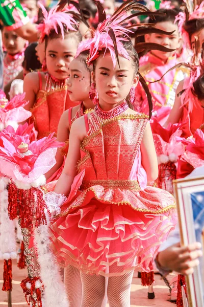 Samutsakorn Tailândia Dezembro 2019 Close Retrato Solteiro Sorriso Criança Drum — Fotografia de Stock