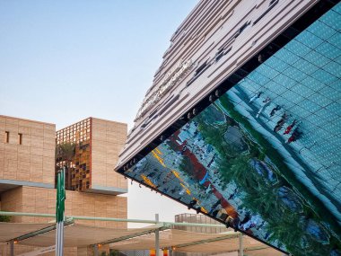 Dubai, Birleşik Arap Emirlikleri - 22 Ekim 2021: Suudi Arabistan pavyonu EXPO 2020 Dubai. Opportunity, Mobilite ve Sürdürülebilirliğin 3 alt teması. 1 Ekim 2021 'den 31 Mart 2022' ye kadar tutuluyor.