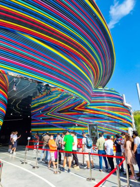 Dubai, Birleşik Arap Emirlikleri - 2 Aralık 2021: Rusya pavyonu EXPO 2020 Dubai. Opportunity, Mobilite ve Sürdürülebilirliğin 3 alt teması. 1 Ekim 2021 'den 31 Mart 2022' ye kadar tutuluyor.