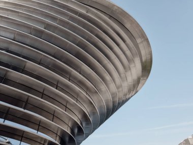 Dubai, Birleşik Arap Emirlikleri- 2 Aralık 2021: Alif Pavyonu 'nun görünümü, Dünya Fuarı 2020' nin 3 alt teması arasında ana Mobilite Pavyonu 'dur. Gelecekçi modern mimari