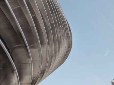 Dubai, Birleşik Arap Emirlikleri- 2 Aralık 2021: Alif Pavyonu 'nun görünümü, Dünya Fuarı 2020' nin 3 alt teması arasında ana Mobilite Pavyonu 'dur. Gelecekçi modern mimari