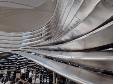 Dubai, Birleşik Arap Emirlikleri- 2 Aralık 2021: Alif Pavyonu 'nun görünümü, Dünya Fuarı 2020' nin 3 alt teması arasında ana Mobilite Pavyonu 'dur. Gelecekçi modern mimari