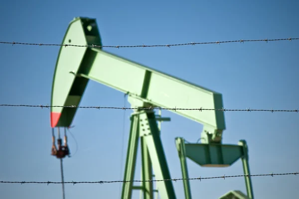 Нефтяная вышка — стоковое фото