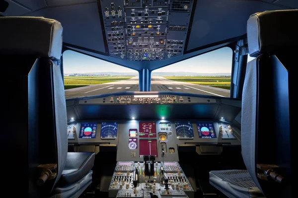 Dentro Grande Cockpit Avião Voador Jato Pronto Para Decolar Imagem De Stock