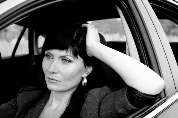 Mujer en el coche — Foto de Stock