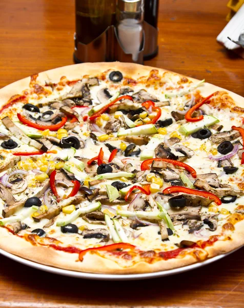 Vegetarian pizza — Stock Photo, Image