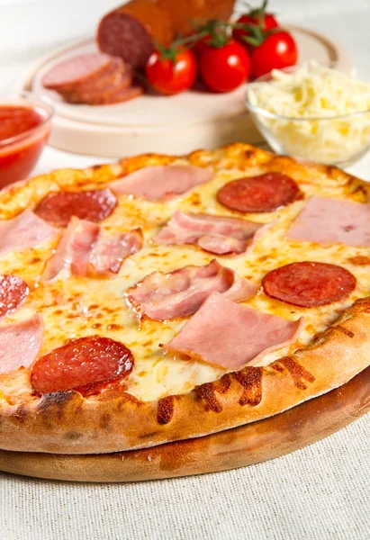 Pizza — Stockfoto