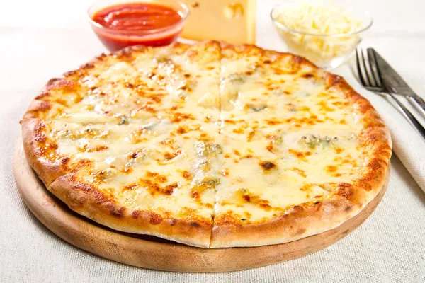 Pizza — Stockfoto