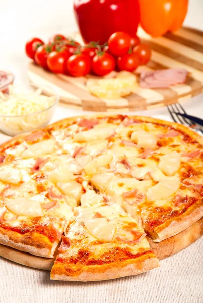 Hawaiian pizza — Stock Photo, Image