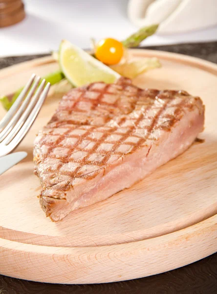 Tuna steak — Stock Photo, Image