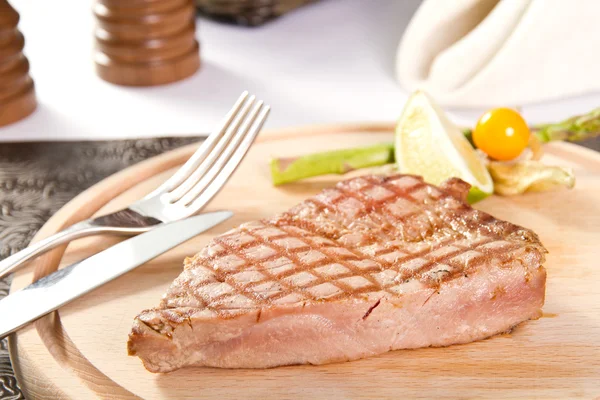 Tuna steak — Stock Photo, Image