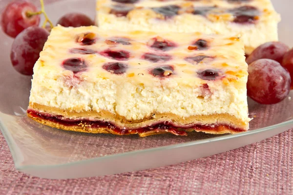Cheese and grape pie — Stock Photo, Image