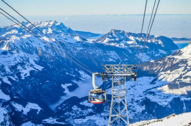 Engelberg yakınlarındaki İsviçre'deki Titlis Dağı veya Dağı