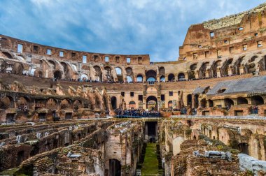 Roma Kolezyumu 'nun sanatsal kalıntıları Roma' da antik bir gladyatör Amfitiyatrosu İtalya Avrupa 'da