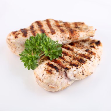 taze makarna bir tabak ızgara tavuk göğsü