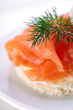 simit taze karabiber ile somon füme.