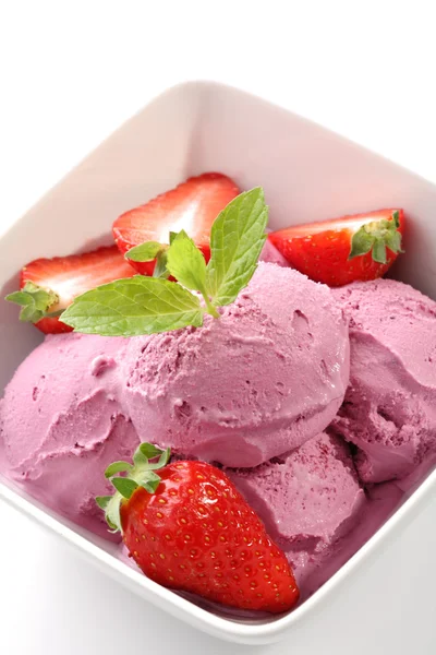 Strawberry Ice cream — Stock Photo, Image