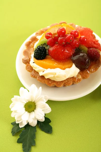 Gâteau aux fruits frais — Photo
