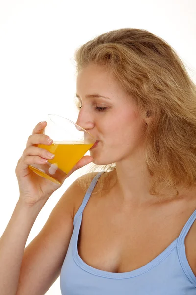 Menina beber um suco — Fotografia de Stock