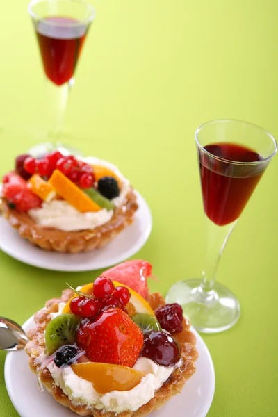 Torta con frutta fresca — Foto Stock